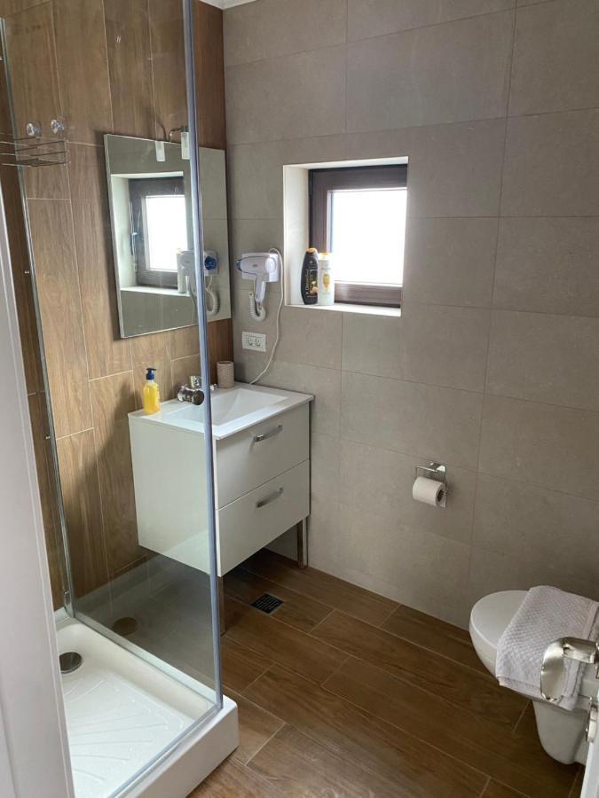 Valivillas Rezidence Bukares Bagian luar foto