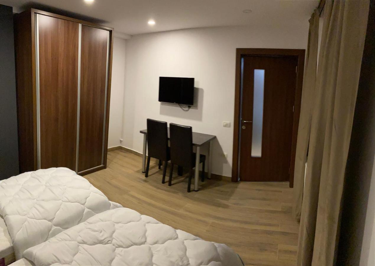 Valivillas Rezidence Bukares Bagian luar foto
