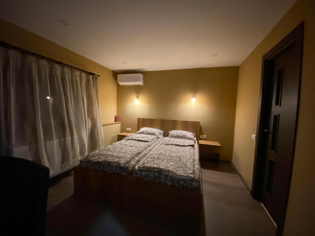 Valivillas Rezidence Bukares Bagian luar foto