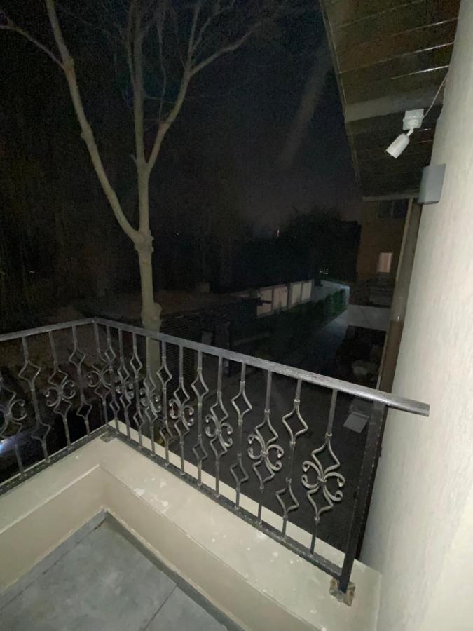 Valivillas Rezidence Bukares Bagian luar foto