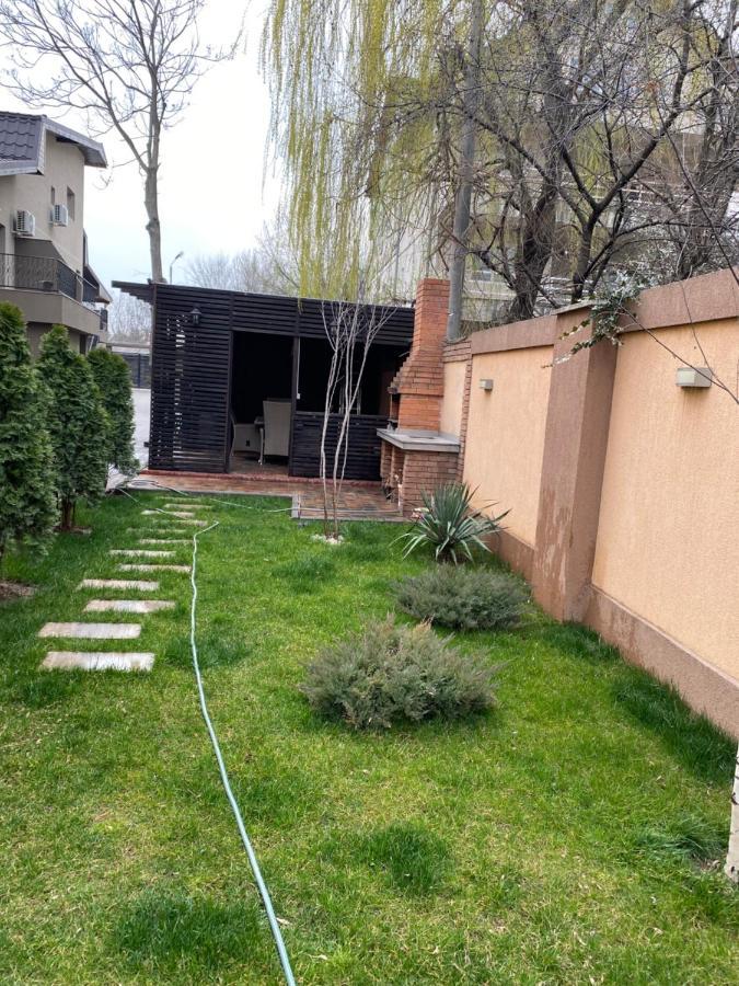 Valivillas Rezidence Bukares Bagian luar foto