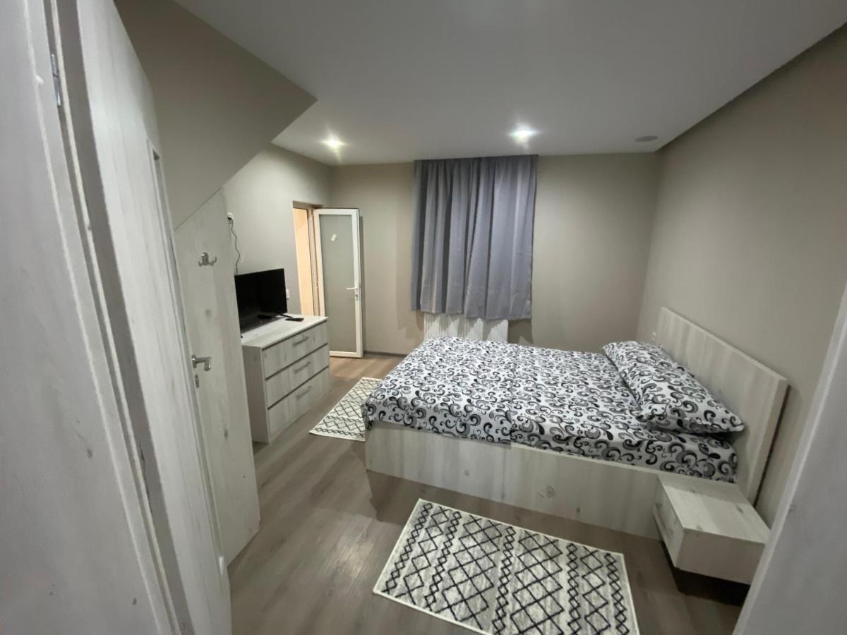 Valivillas Rezidence Bukares Bagian luar foto