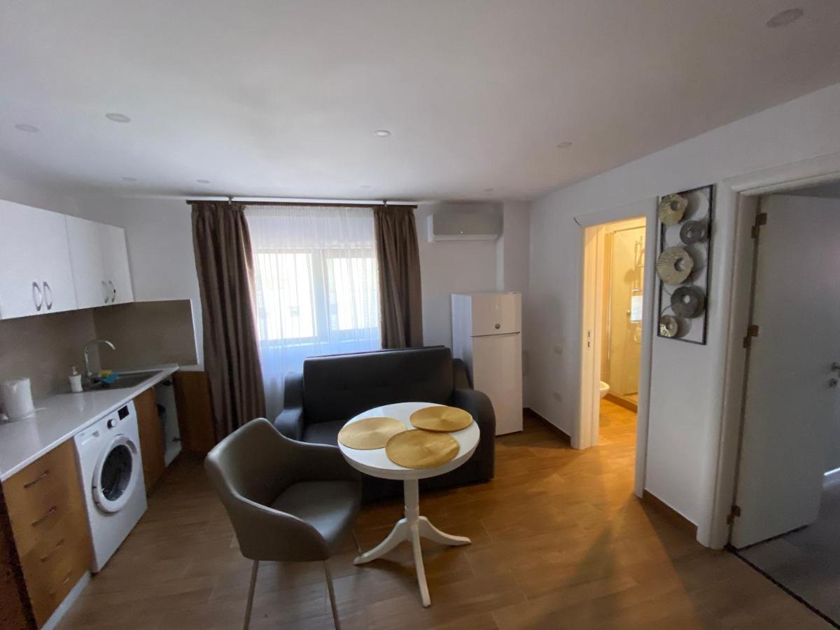 Valivillas Rezidence Bukares Bagian luar foto