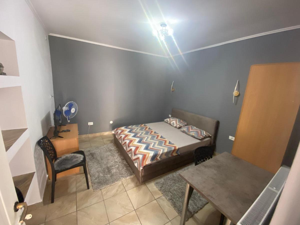 Valivillas Rezidence Bukares Bagian luar foto